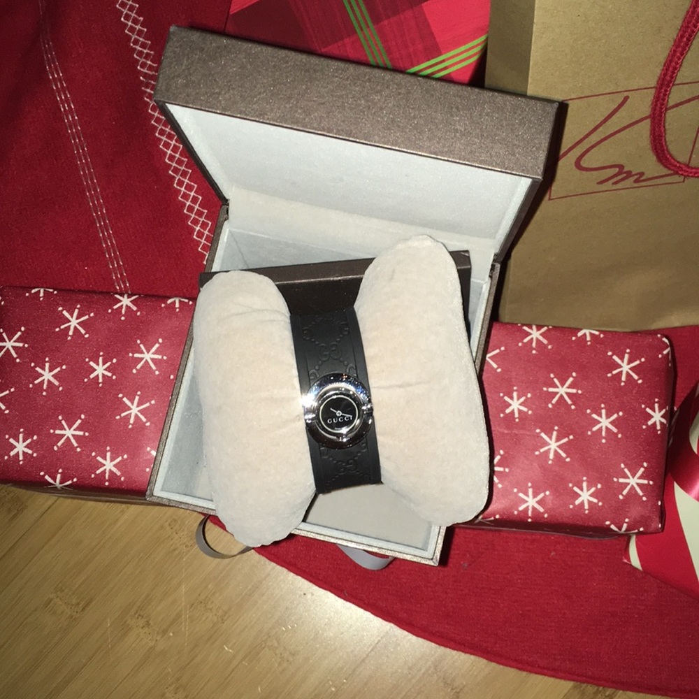 💯% Authentic Gucci “Twirl” Watch